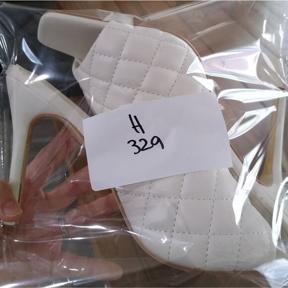 [H329] Cape Robbin "Stitch" Off White Square Toe Heels, Size 9M - Picture 10 of 10